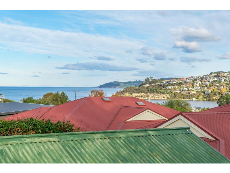 2 Home Avenue, Blackmans Bay TAS 7052