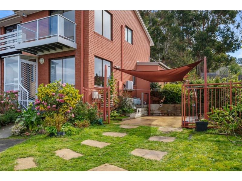 Unit 4/14 Opal Drive, Blackmans Bay TAS 7052