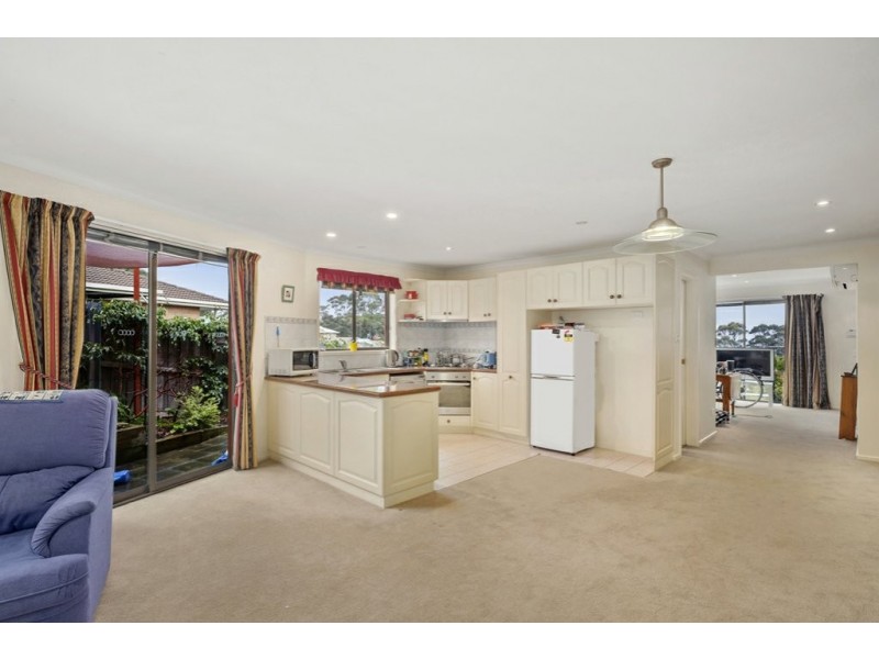 Unit 4/14 Opal Drive, Blackmans Bay TAS 7052