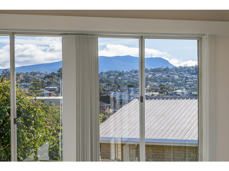 Unit 1/2 Surf Parade, Blackmans Bay TAS 7052