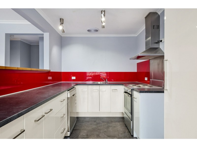 Unit 1/4 The Summit, Blackmans Bay TAS 7052