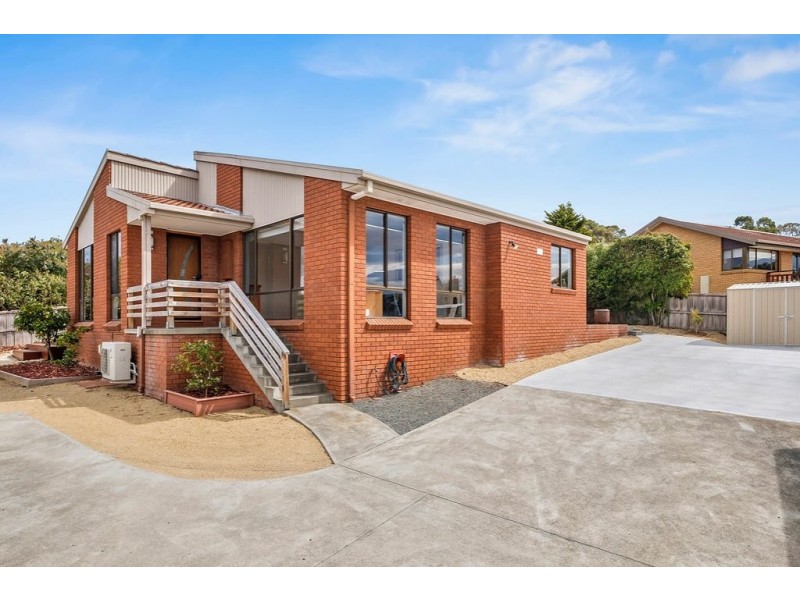 Unit 2/4 The Summit, Blackmans Bay TAS 7052