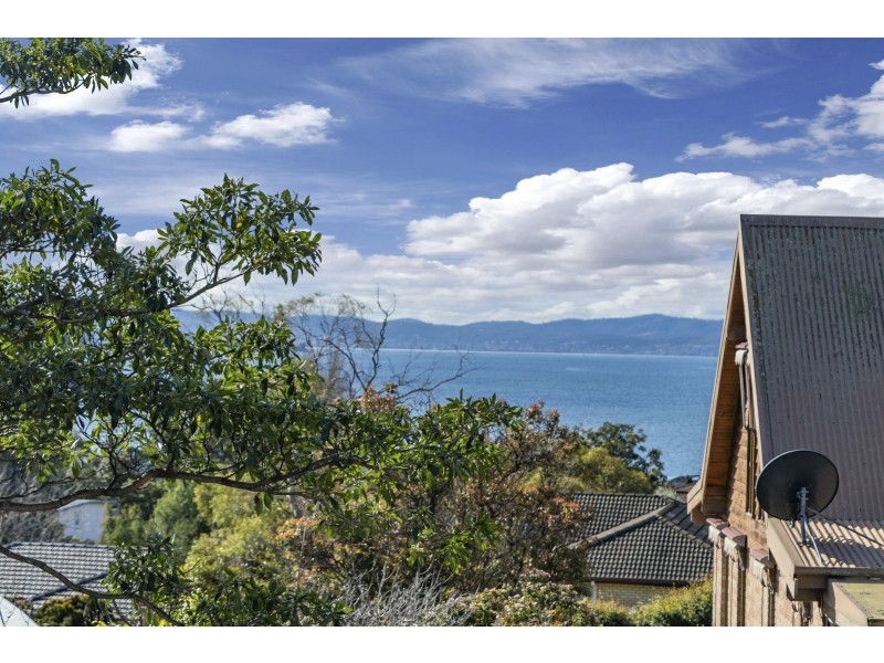 Unit 1/2 Surf Parade, Blackmans Bay TAS 7052