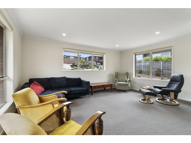 11 Dianella Drive, Blackmans Bay TAS 7052