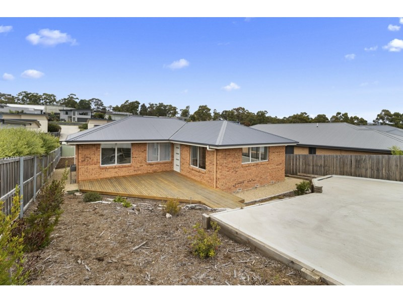 11 Dianella Drive, Blackmans Bay TAS 7052