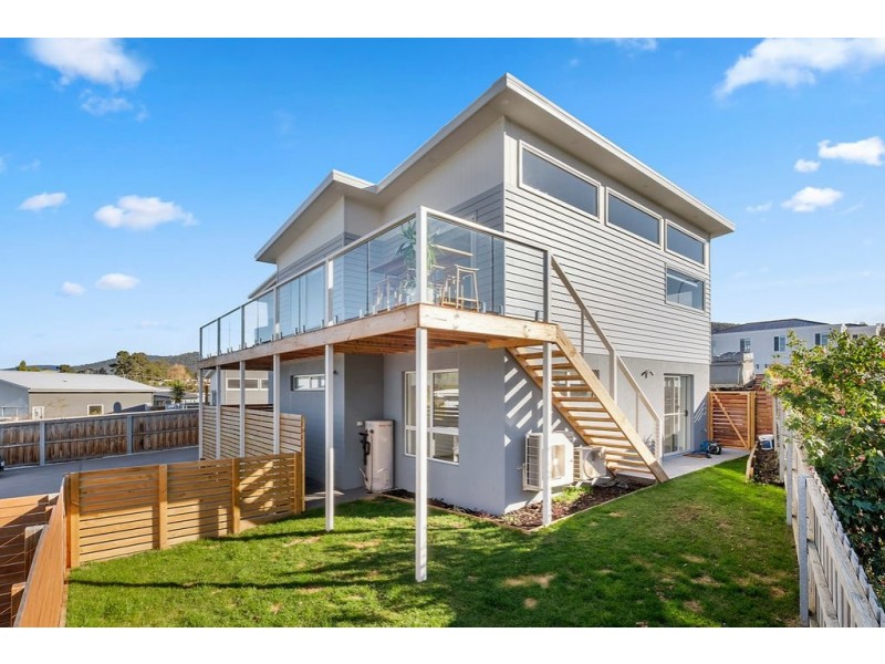 Unit 1/33 Staff Road, Electrona TAS 7054
