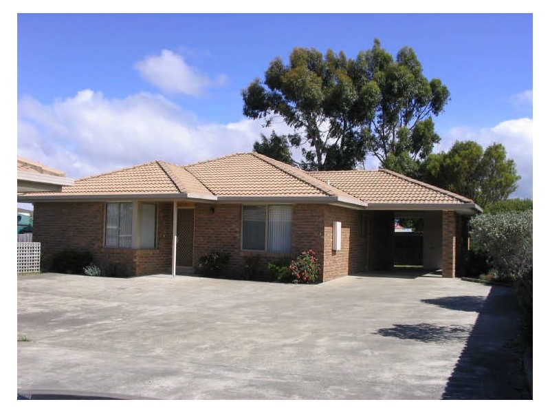 2/93 Beach Road, Margate TAS 7054
