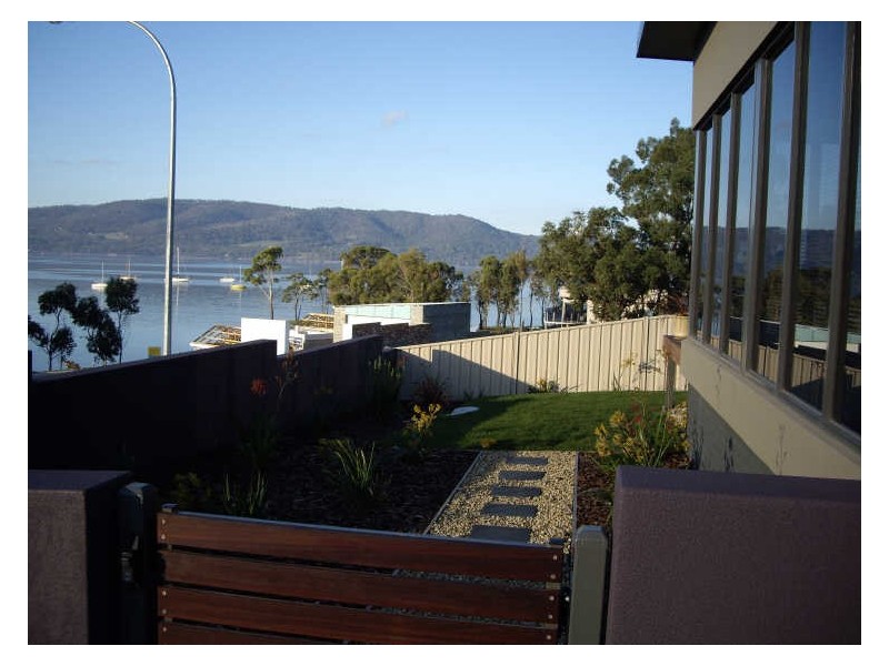 1/22 Graham Street, Electrona TAS 7054