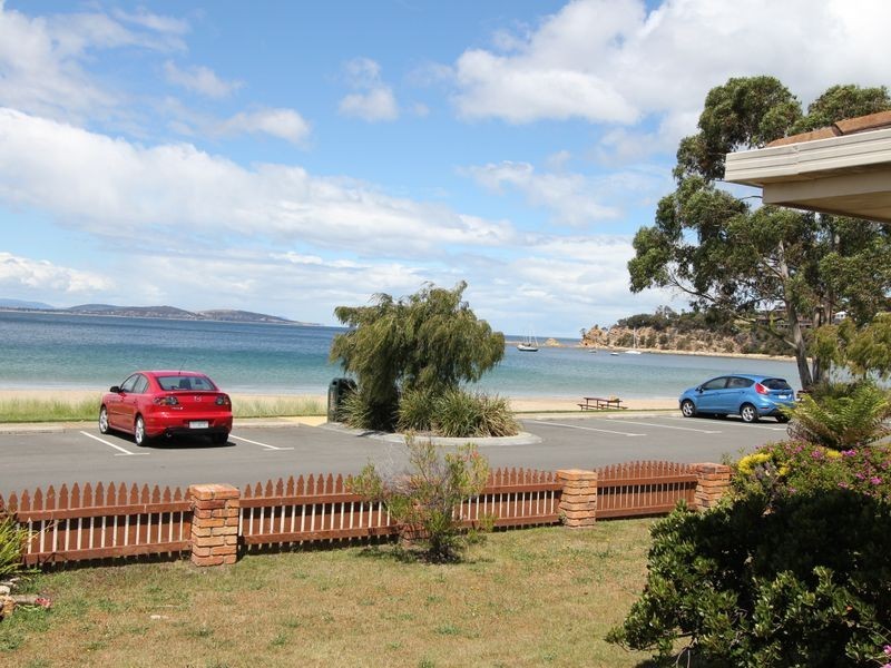 38 Ocean Esplanade, Blackmans Bay TAS 7052