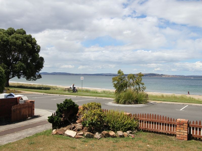 38 Ocean Esplanade, Blackmans Bay TAS 7052
