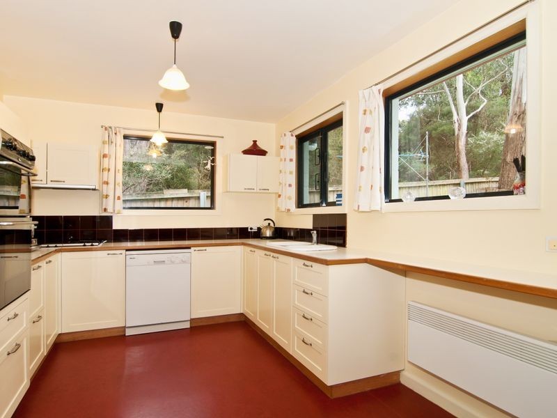 11 Wingara Road, Howden TAS 7054