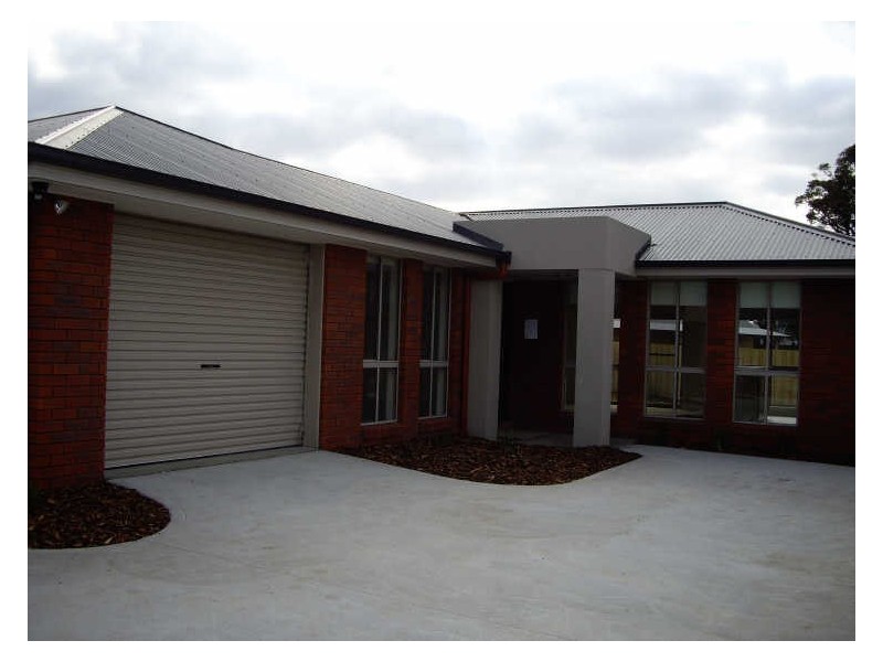 2/15 Bonsai Place, Margate TAS 7054