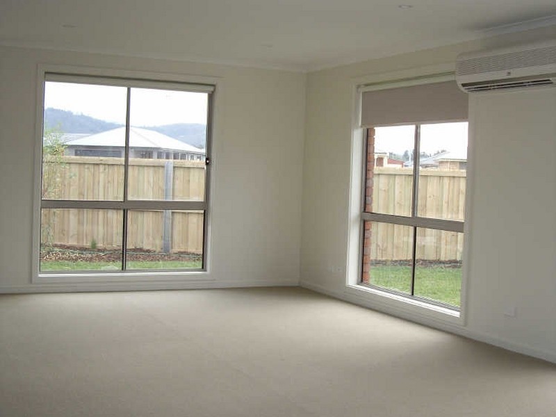 2/15 Bonsai Place, Margate TAS 7054