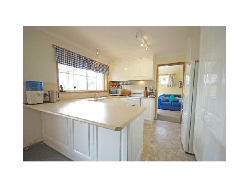 40 Burwood Drive, Blackmans Bay TAS 7052