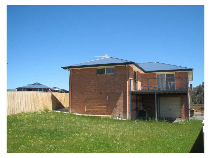 8 Citrus Drive, Margate TAS 7054