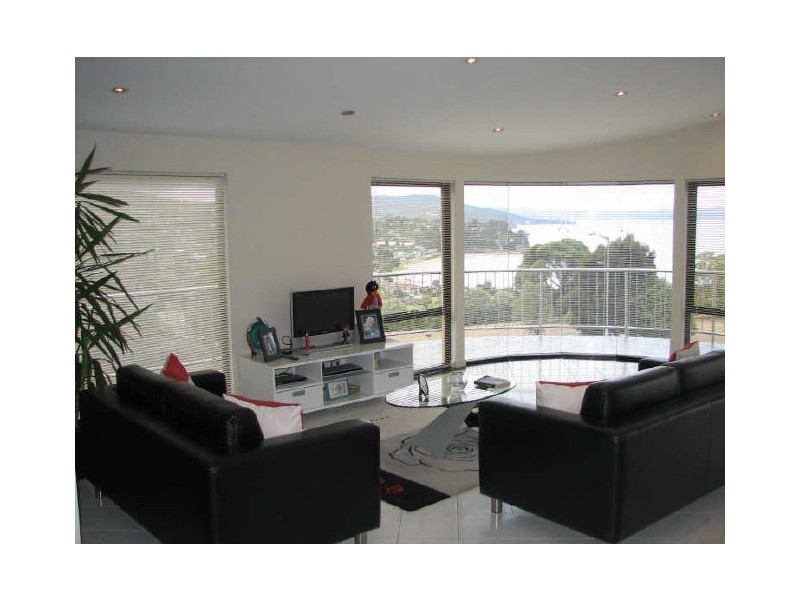 150 Wells Parade, Blackmans Bay TAS 7052