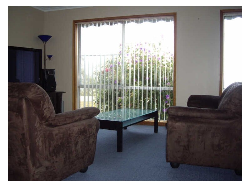 2/32 Pearl Place, Blackmans Bay TAS 7052