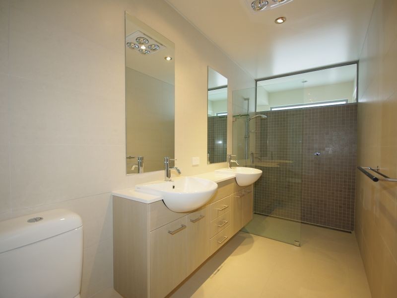 2/26 Ocean Esplanade, Blackmans Bay TAS 7052