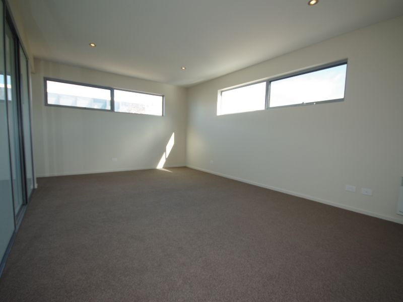 2/26 Ocean Esplanade, Blackmans Bay TAS 7052