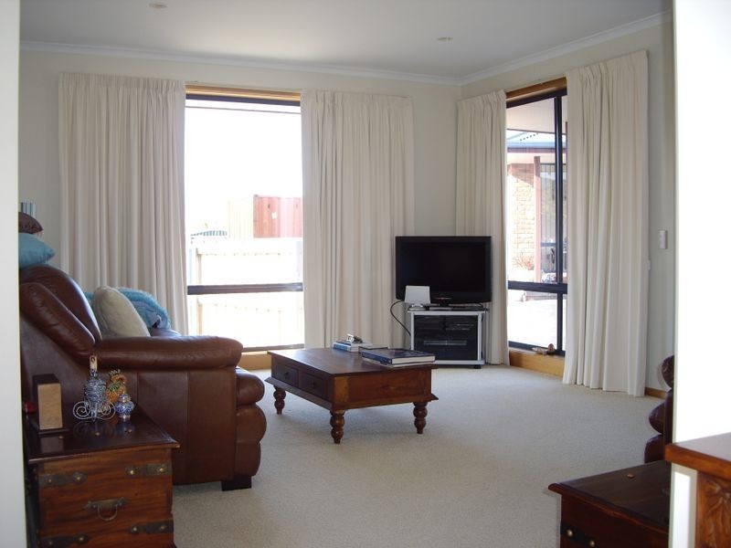 2/35 Lester Crescent, Kingston TAS 7050