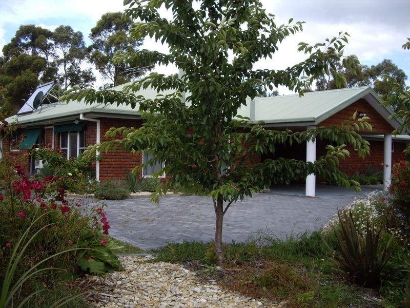 25 Burwood Drive, Blackmans Bay TAS 7052