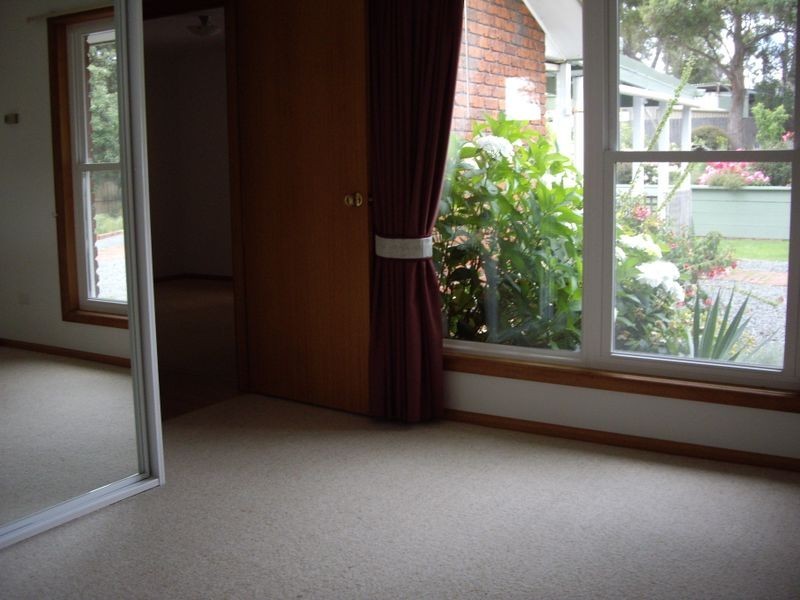 25 Burwood Drive, Blackmans Bay TAS 7052