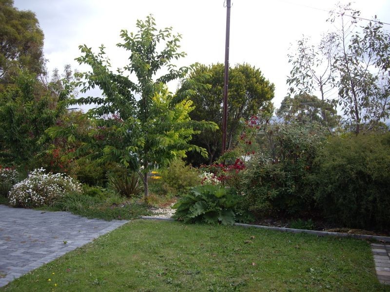 25 Burwood Drive, Blackmans Bay TAS 7052