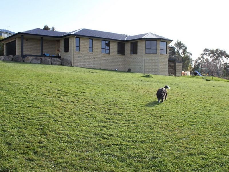 27 Hillview Drive, Margate TAS 7054