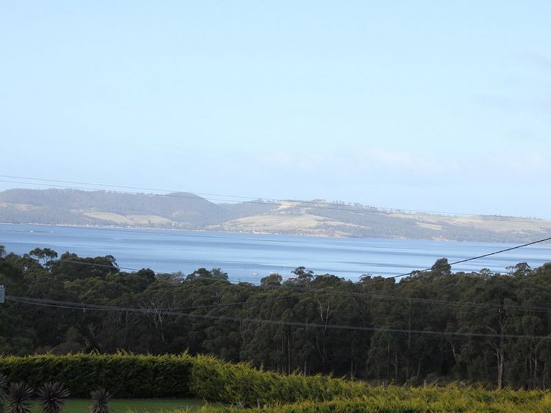 27 Hillview Drive, Margate TAS 7054
