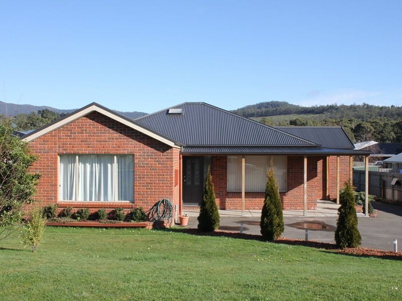 9 Crimson Drive, Margate TAS 7054