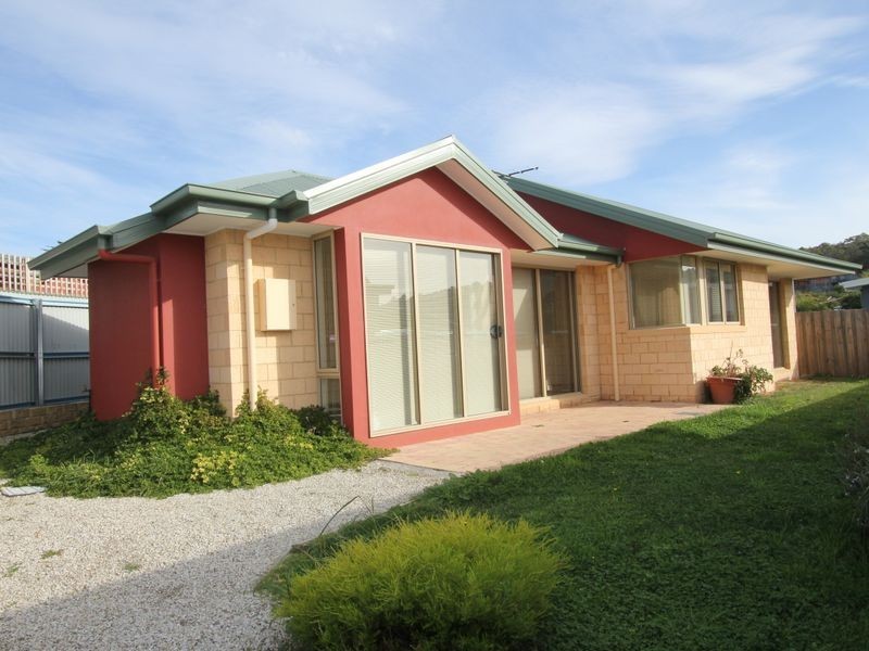 1/12 Staff Road, Electrona TAS 7054