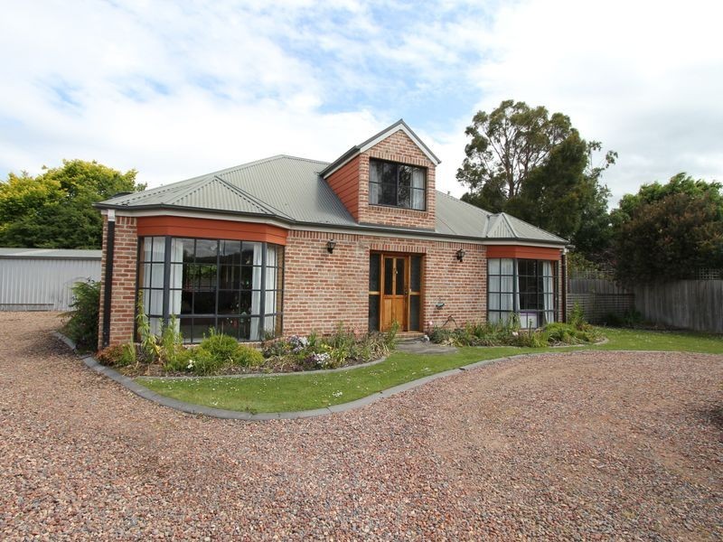 11 Wandanea Place, Margate TAS 7054