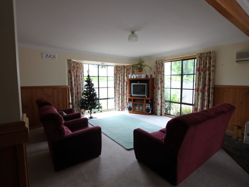 11 Wandanea Place, Margate TAS 7054