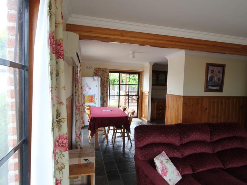 11 Wandanea Place, Margate TAS 7054