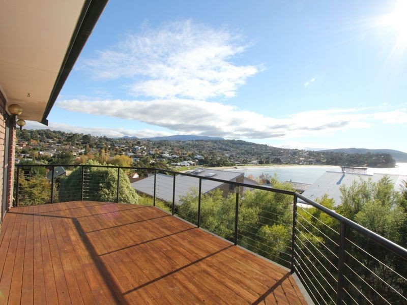 3 Flowerpot Crescent, Blackmans Bay TAS 7052