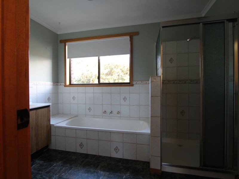 3 Flowerpot Crescent, Blackmans Bay TAS 7052