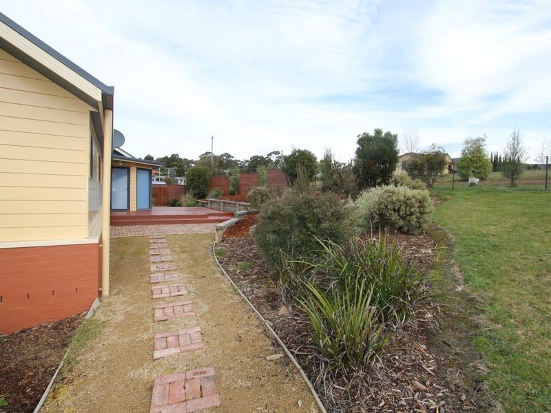 21 Englefield Drive, Margate TAS 7054