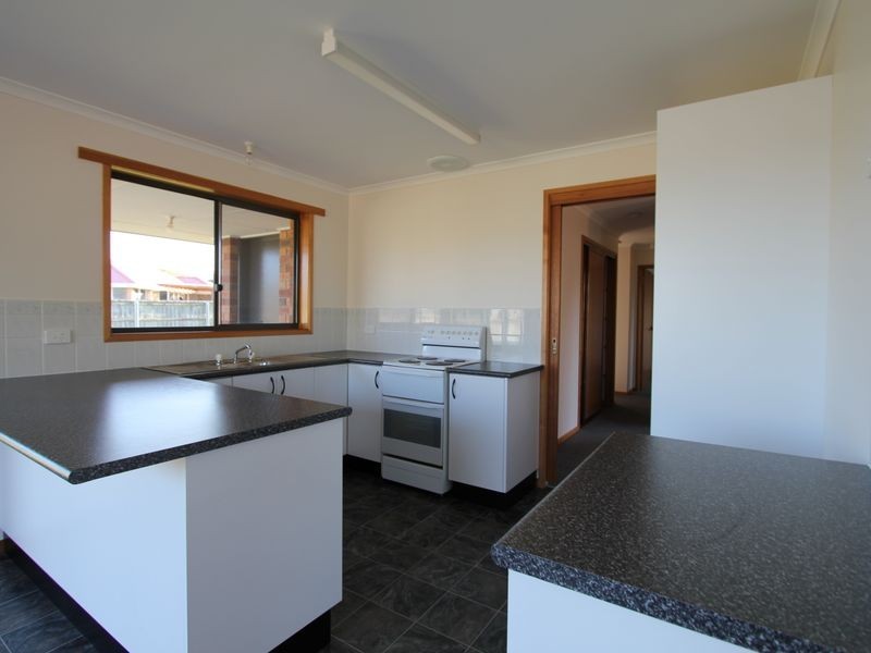 16 Carrington Drive, Margate TAS 7054