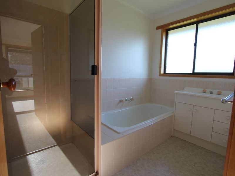 16 Carrington Drive, Margate TAS 7054