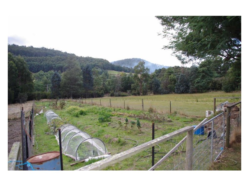 27 Cuthberts Rd, Margate TAS 7054