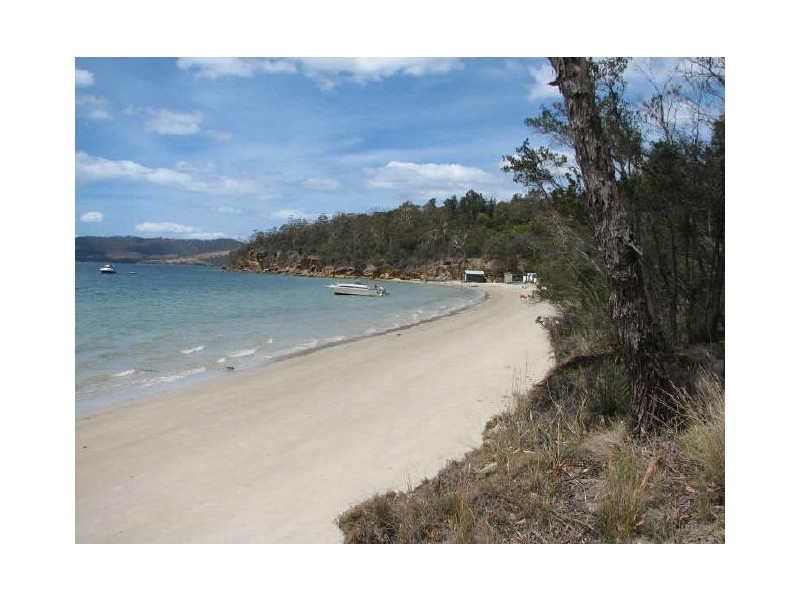 8 Albert Road, Coningham TAS 7054