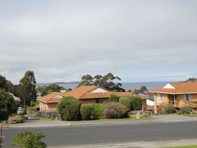 4/14 Opal Drive, Blackmans Bay TAS 7052