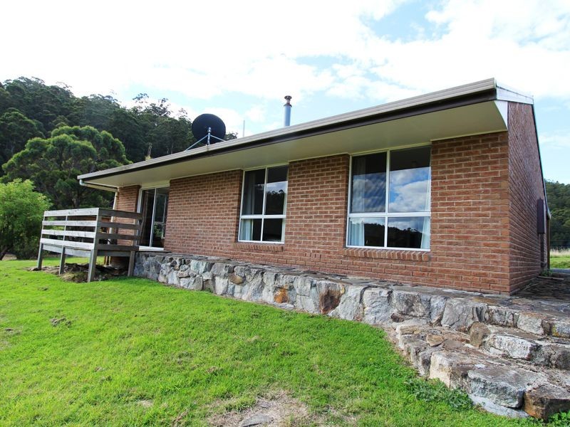 990 Woodbridge Hill Road, Gardners Bay TAS 7112