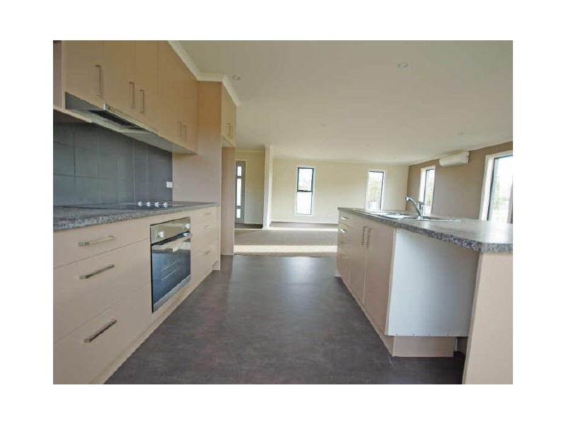 8 Dickson Street, Electrona TAS 7054