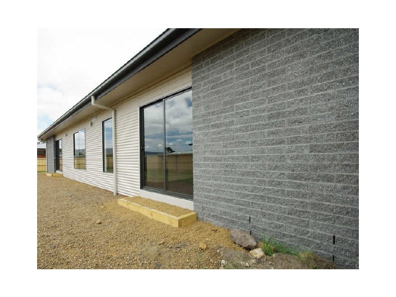 8 Dickson Street, Electrona TAS 7054