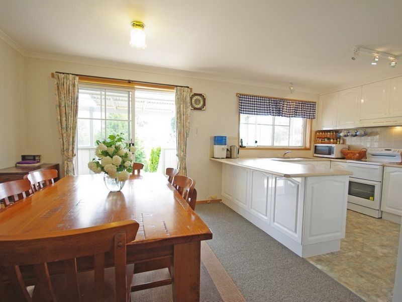 40 Burwood Drive, Blackmans Bay TAS 7052