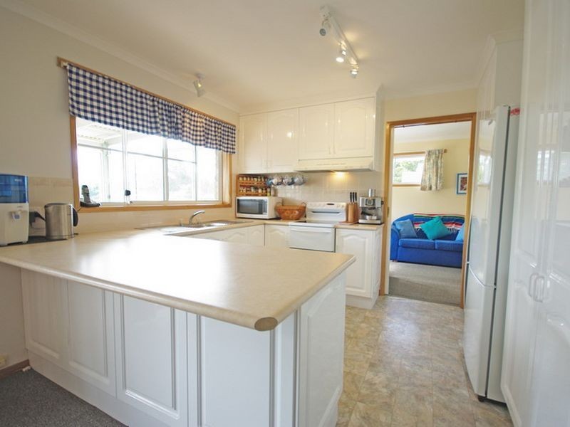 40 Burwood Drive, Blackmans Bay TAS 7052