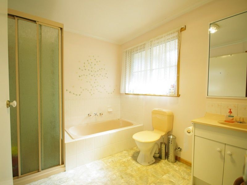 40 Burwood Drive, Blackmans Bay TAS 7052