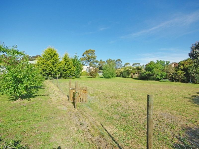 40 Burwood Drive, Blackmans Bay TAS 7052