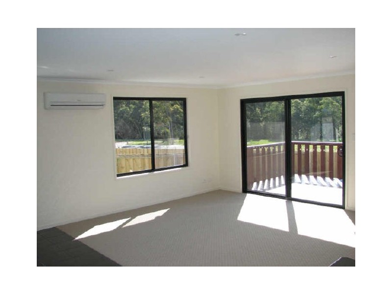Unit 2/8 Taranaki Place, Snug TAS 7054